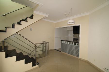 Sala de casa para alugar com 2 quartos, 120m² em Água Fria, São Paulo