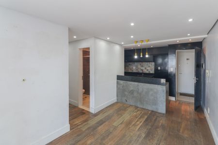 Apartamento à venda com 70m², 2 quartos e 1 vaga Apartamento à venda com 70m², 2 quartos e 1 vagaSala