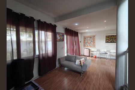 Sala de casa para alugar com 4 quartos, 298m² em Taquara, Rio de Janeiro