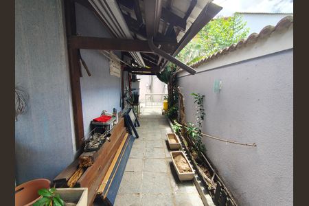 Casa para alugar com 298m², 4 quartos e 4 vagas Casa para alugar com 298m², 4 quartos e 4 vagasQuintal