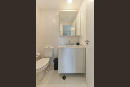 Banheiro de kitnet/studio à venda com 1 quarto, 32m² em Brooklin, São Paulo