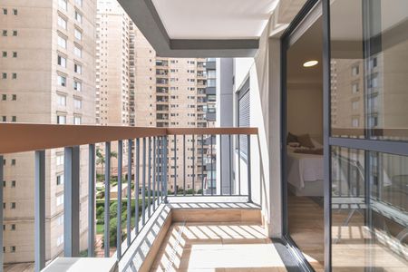 Varanda de kitnet/studio à venda com 1 quarto, 32m² em Brooklin, São Paulo