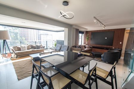 Apartamento à venda com 233m², 3 quartos e 4 vagasSala
