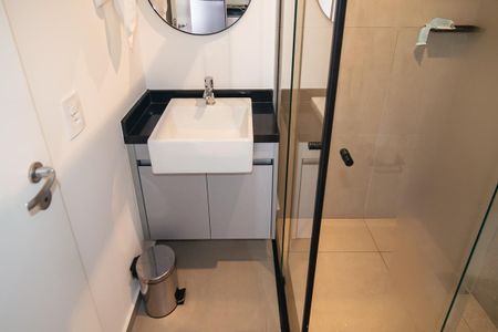 Studio para alugar com 22m², 1 quarto e sem vaga Studio para alugar com 22m², 1 quarto e sem vagaBanheiro social