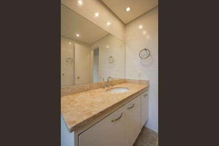 Apartamento à venda com 177m², 3 quartos e 2 vagasBanheiro da Suíte 1