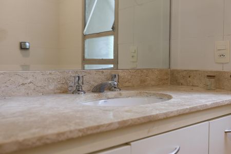 Apartamento à venda com 177m², 3 quartos e 2 vagasBanheiro da Suíte 2