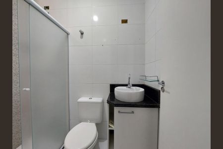 Casa à venda com 87m², 3 quartos e 2 vagas Casa à venda com 87m², 3 quartos e 2 vagasBanheiro Social