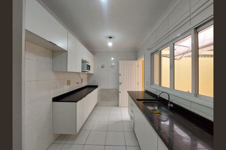 Casa à venda com 87m², 3 quartos e 2 vagas Casa à venda com 87m², 3 quartos e 2 vagasCozinha