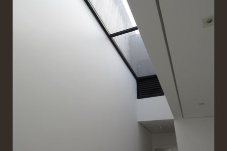 Casa à venda com 130m², 3 quartos e 4 vagasCorredores