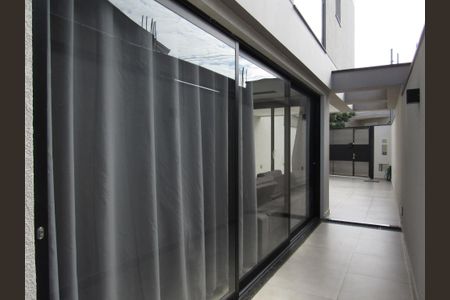 Casa à venda com 130m², 3 quartos e 4 vagasQuintal