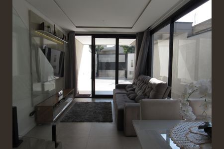 Casa à venda com 130m², 3 quartos e 4 vagasSala