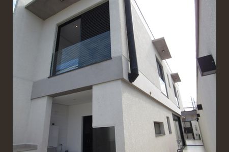Casa à venda com 130m², 3 quartos e 4 vagasQuintal