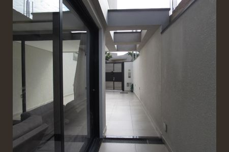Casa à venda com 130m², 3 quartos e 4 vagasQuintal