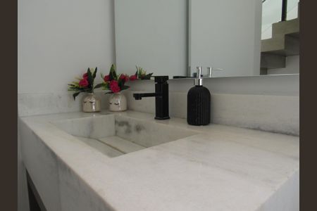 Casa à venda com 130m², 3 quartos e 4 vagasLavabo