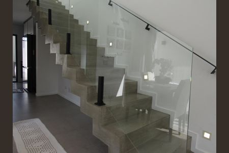 Casa à venda com 130m², 3 quartos e 4 vagasSala