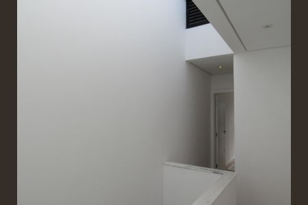 Casa à venda com 130m², 3 quartos e 4 vagasCorredores