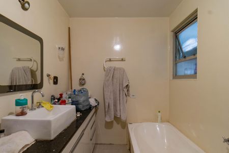 Apartamento à venda com 213m², 3 quartos e 2 vagasBanheiro da Suíte