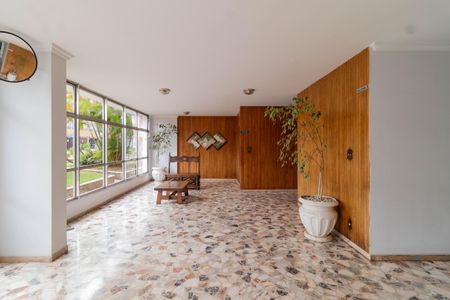 Apartamento à venda com 213m², 3 quartos e 2 vagasHall social