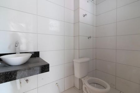Apartamento à venda com 39m², 2 quartos e sem vaga Apartamento à venda com 39m², 2 quartos e sem vagaBanheiro Social