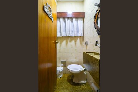 Lavabo de casa para alugar com 5 quartos, 450m² em Vila Inah, São Paulo