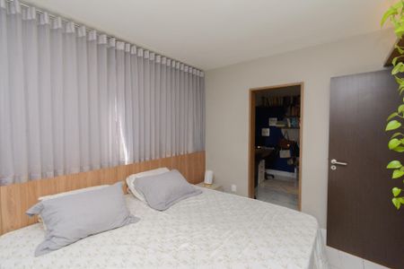 Apartamento à venda com 140m², 3 quartos e 1 vagaSuíte 