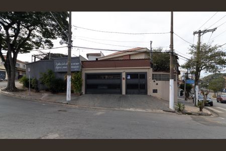 Casa à venda com 135m², 3 quartos e 3 vagas Casa à venda com 135m², 3 quartos e 3 vagasFachada