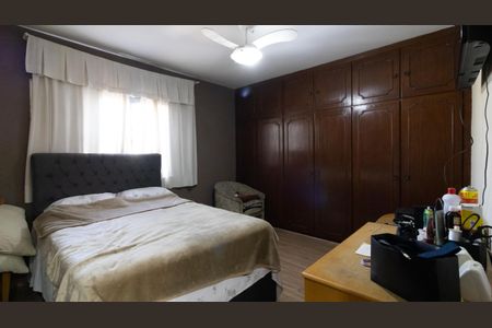 Casa à venda com 135m², 3 quartos e 3 vagas Casa à venda com 135m², 3 quartos e 3 vagasQuarto 1