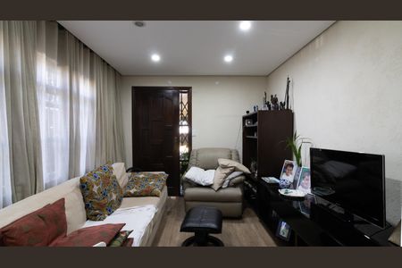 Casa à venda com 135m², 3 quartos e 3 vagas Casa à venda com 135m², 3 quartos e 3 vagasSala