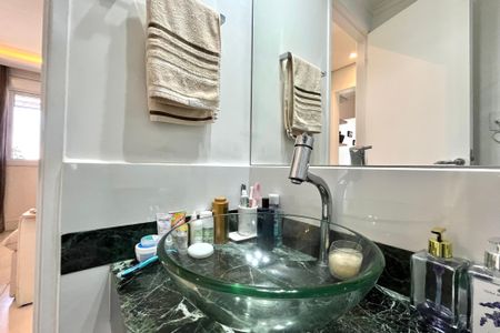 Apartamento à venda com 78m², 3 quartos e 2 vagas Apartamento à venda com 78m², 3 quartos e 2 vagasBanheiro Corredor