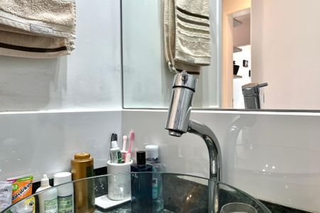 Apartamento à venda com 78m², 3 quartos e 2 vagas Apartamento à venda com 78m², 3 quartos e 2 vagasBanheiro Corredor