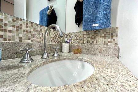 Apartamento à venda com 78m², 3 quartos e 2 vagas Apartamento à venda com 78m², 3 quartos e 2 vagasBanheiro da Suíte