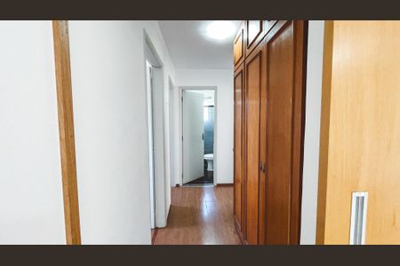Apartamento à venda com 80m², 4 quartos e 2 vagas Apartamento à venda com 80m², 4 quartos e 2 vagasCorredor