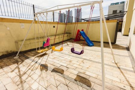 Apartamento à venda com 80m², 4 quartos e 2 vagas Apartamento à venda com 80m², 4 quartos e 2 vagasÁrea comum - Playground