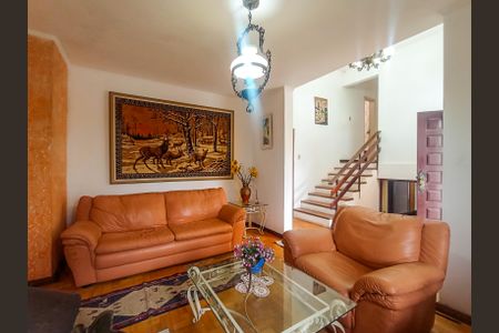 Sala de casa para alugar com 4 quartos, 300m² em Coronel Aparicio Borges, Porto Alegre