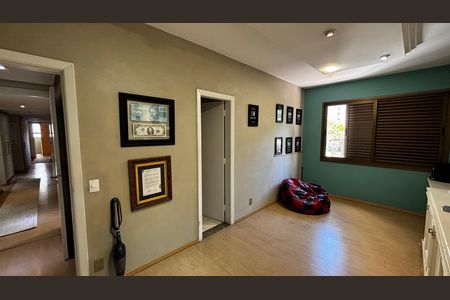 Apartamento à venda com 390m², 5 quartos e 10 vagas Apartamento à venda com 390m², 5 quartos e 10 vagasSuíte 4