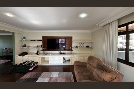 Apartamento à venda com 390m², 5 quartos e 10 vagas Apartamento à venda com 390m², 5 quartos e 10 vagasSala de TV