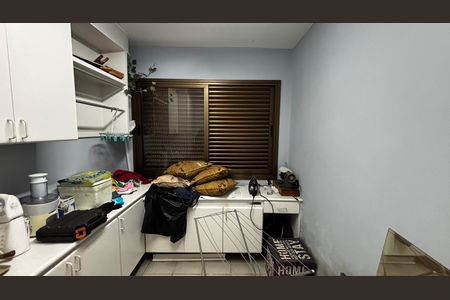 Apartamento à venda com 390m², 5 quartos e 10 vagas Apartamento à venda com 390m², 5 quartos e 10 vagasQuarto de Apoio Area de Serviço