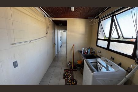 Apartamento à venda com 390m², 5 quartos e 10 vagas Apartamento à venda com 390m², 5 quartos e 10 vagasÁrea de Serviço