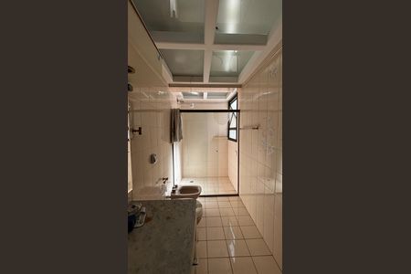 Apartamento à venda com 390m², 5 quartos e 10 vagas Apartamento à venda com 390m², 5 quartos e 10 vagasBanheiro da Suíte 3
