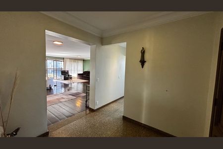 Apartamento à venda com 390m², 5 quartos e 10 vagas Apartamento à venda com 390m², 5 quartos e 10 vagasHall de Entrada