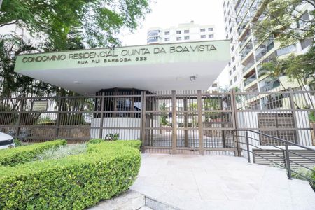 Apartamento à venda com 390m², 5 quartos e 10 vagas Apartamento à venda com 390m², 5 quartos e 10 vagasEntrada