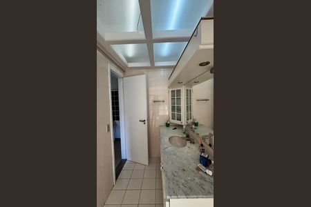 Apartamento à venda com 390m², 5 quartos e 10 vagas Apartamento à venda com 390m², 5 quartos e 10 vagasBanheiro da Suíte 3
