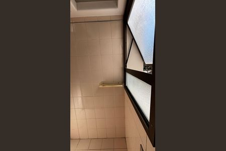 Apartamento à venda com 390m², 5 quartos e 10 vagas Apartamento à venda com 390m², 5 quartos e 10 vagasBanheiro da Suíte 3