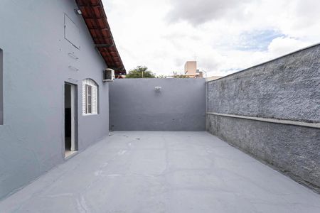 Casa à venda com 420m², 3 quartos e 6 vagasQuintal
