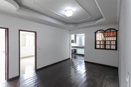 Casa à venda com 420m², 3 quartos e 6 vagasCopa