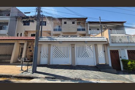 Casa à venda com 292m², 5 quartos e 4 vagas Casa à venda com 292m², 5 quartos e 4 vagasFachada