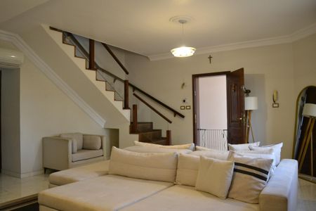 Casa à venda com 292m², 5 quartos e 4 vagasSala