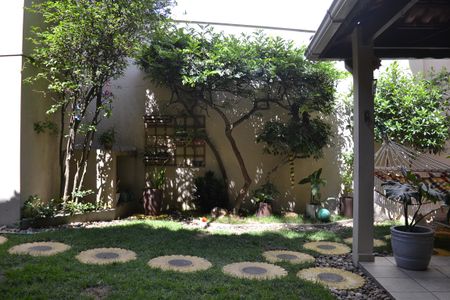 Casa à venda com 292m², 5 quartos e 4 vagasÁrea Externa