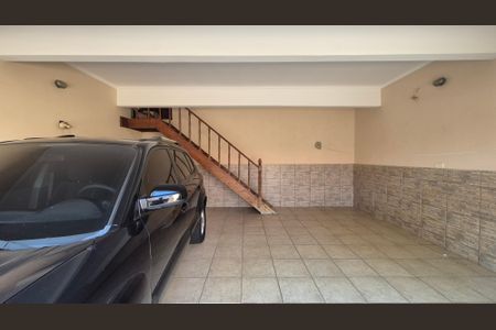 Casa à venda com 292m², 5 quartos e 4 vagas Casa à venda com 292m², 5 quartos e 4 vagasGaragem