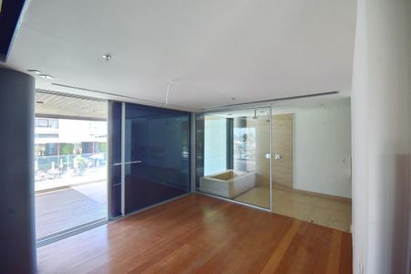 Apartamento à venda com 169m², 1 quarto e 2 vagas Apartamento à venda com 169m², 1 quarto e 2 vagasSuíte